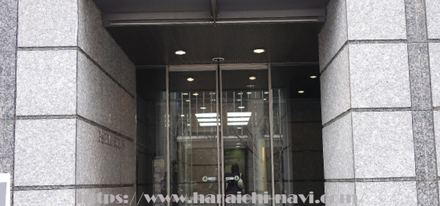 原一探偵事務所の札幌営業所があるビルの１階入り口